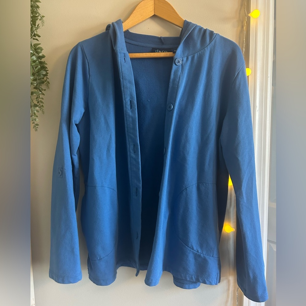 D&co button up sweatshirt with hood size medium